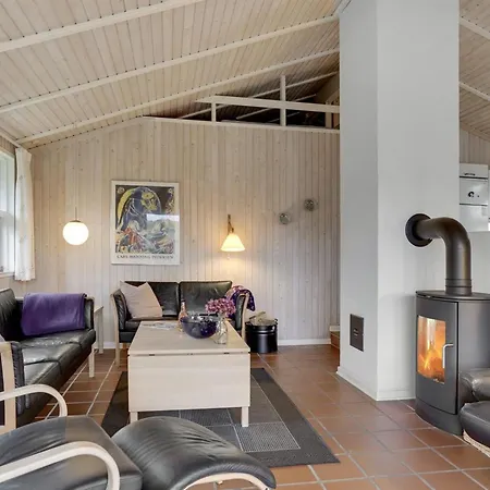 Tino - 900m From The Sea By Interhome