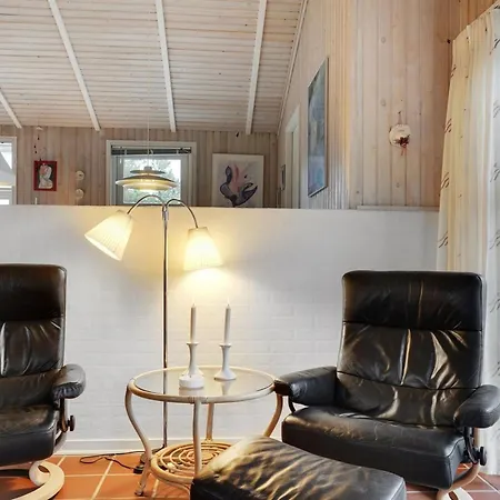 Tino - 900m From The Sea By Interhome