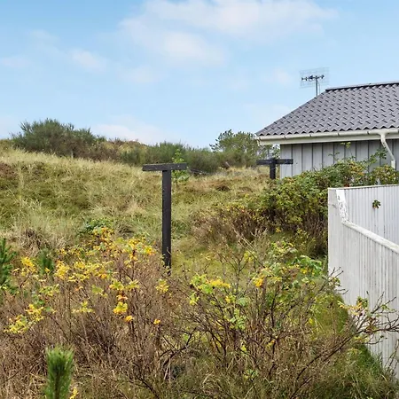 Tino - 900m From The Sea By Interhome *